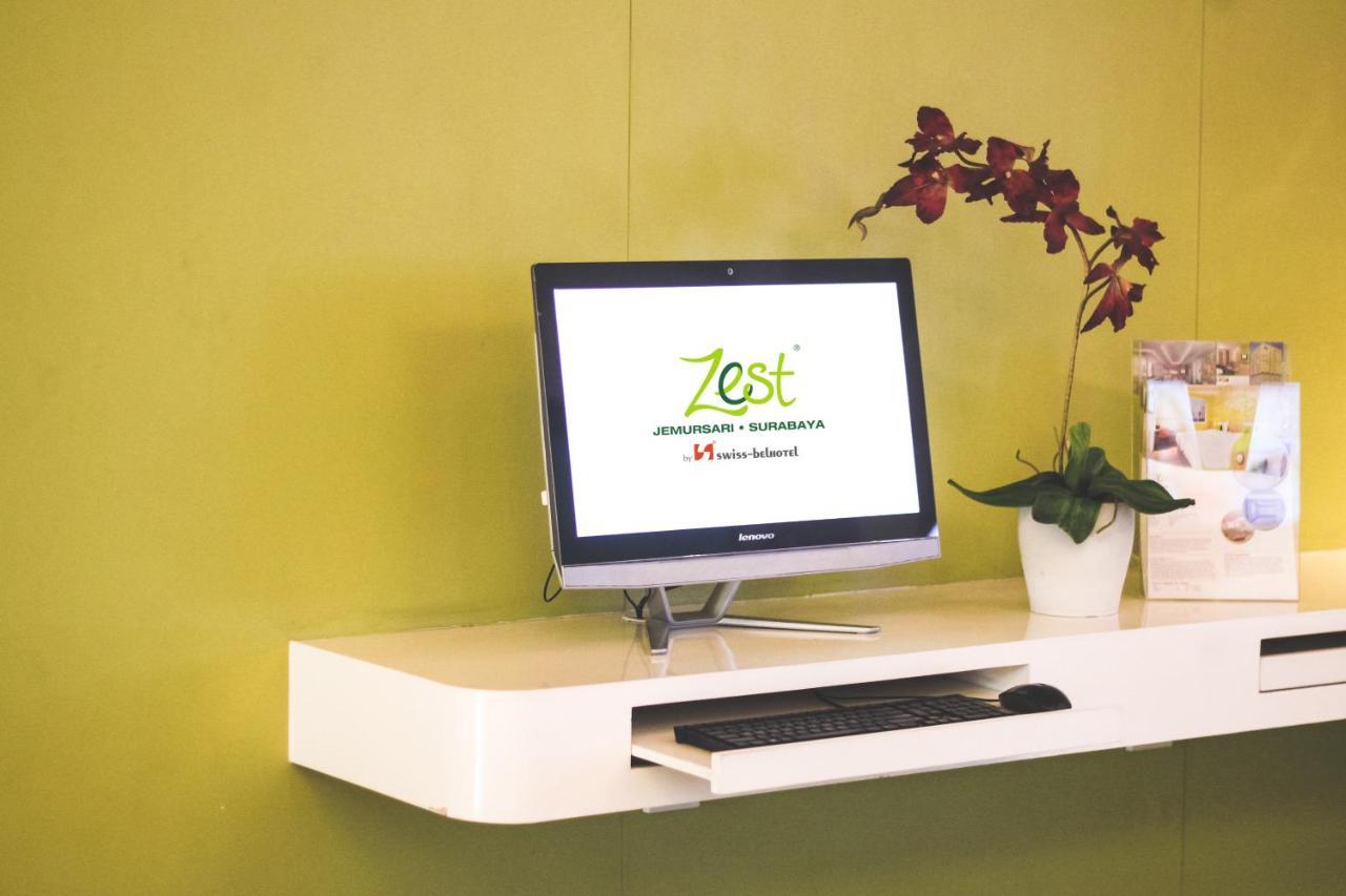 Zest Jemursari By Swiss-Belhotel International Surabaya Exteriör bild