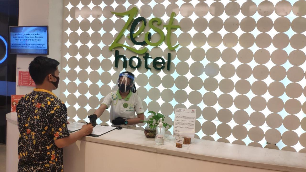 Zest Jemursari By Swiss-Belhotel International Surabaya Exteriör bild