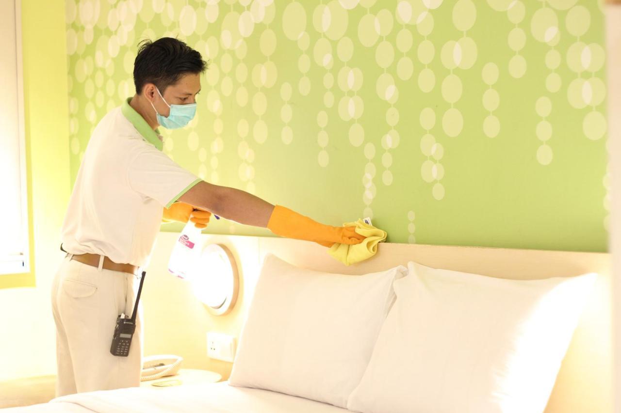 Zest Jemursari By Swiss-Belhotel International Surabaya Exteriör bild