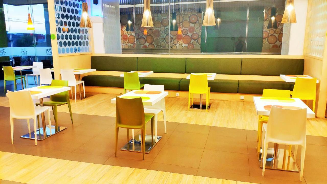 Zest Jemursari By Swiss-Belhotel International Surabaya Exteriör bild
