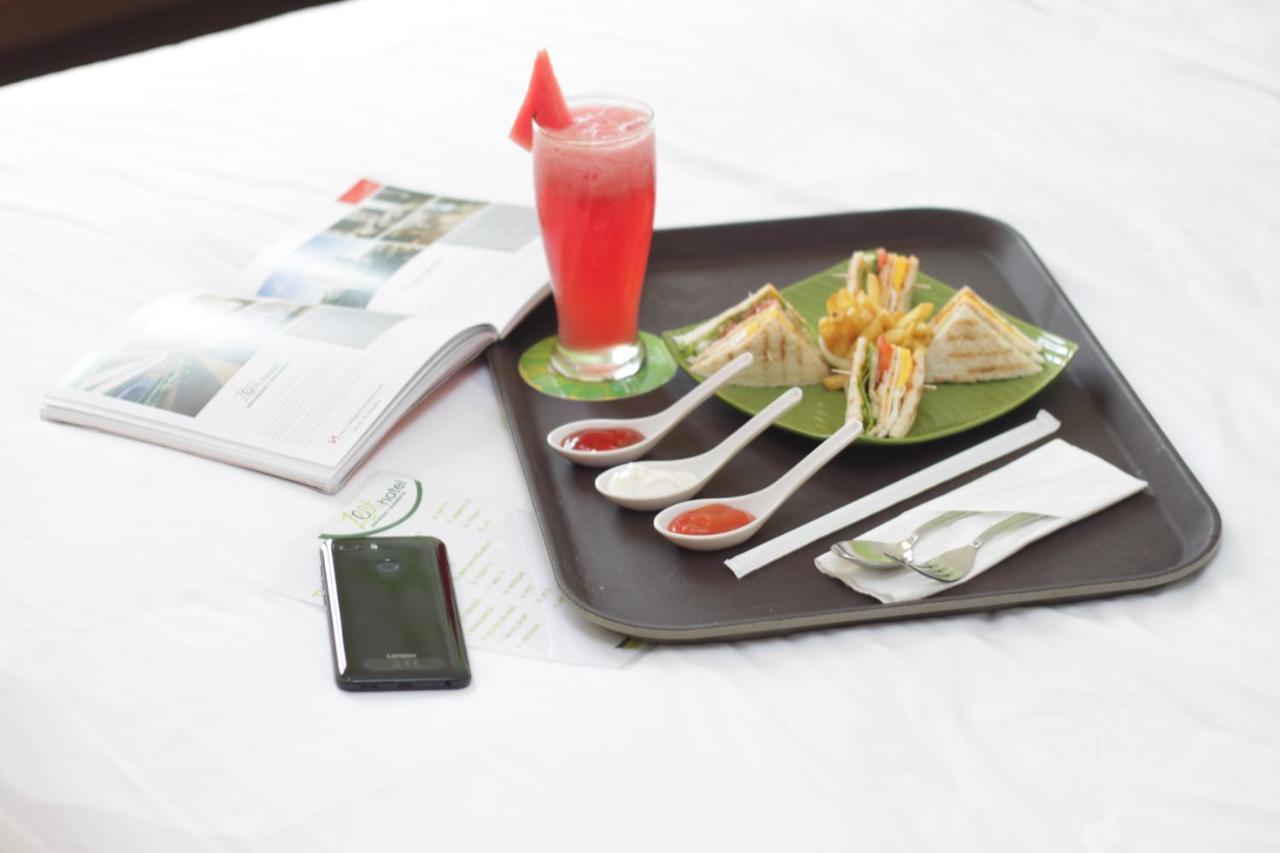 Zest Jemursari By Swiss-Belhotel International Surabaya Exteriör bild