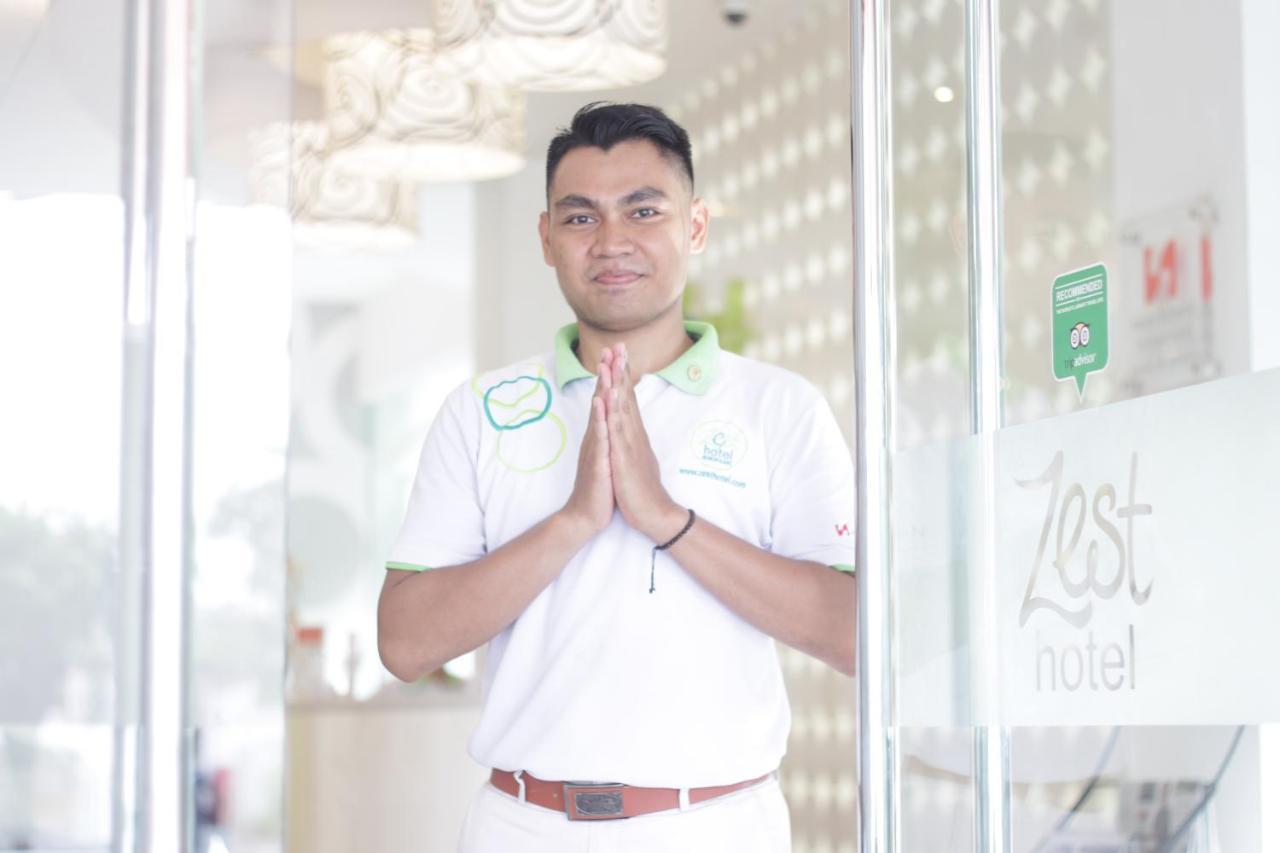 Zest Jemursari By Swiss-Belhotel International Surabaya Exteriör bild