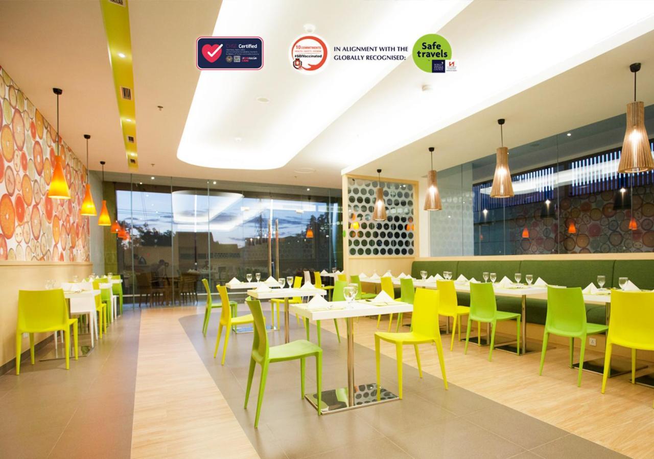 Zest Jemursari By Swiss-Belhotel International Surabaya Exteriör bild