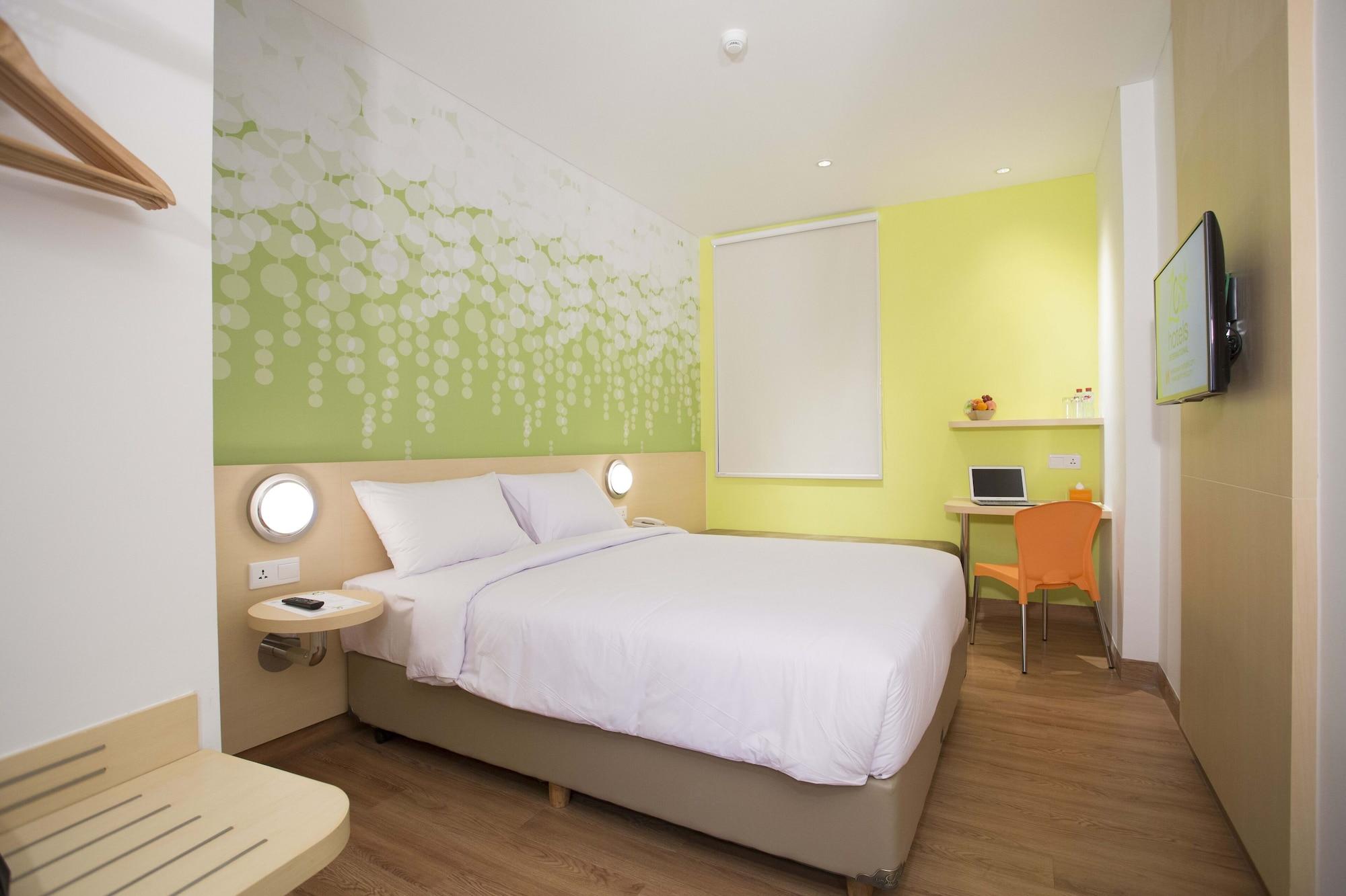 Zest Jemursari By Swiss-Belhotel International Surabaya Exteriör bild