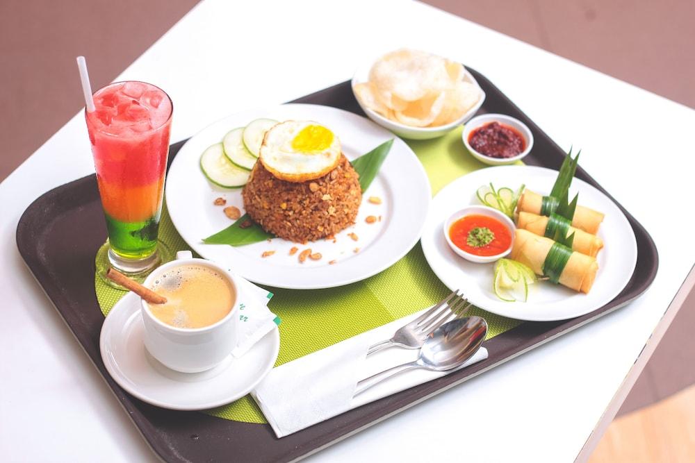Zest Jemursari By Swiss-Belhotel International Surabaya Exteriör bild