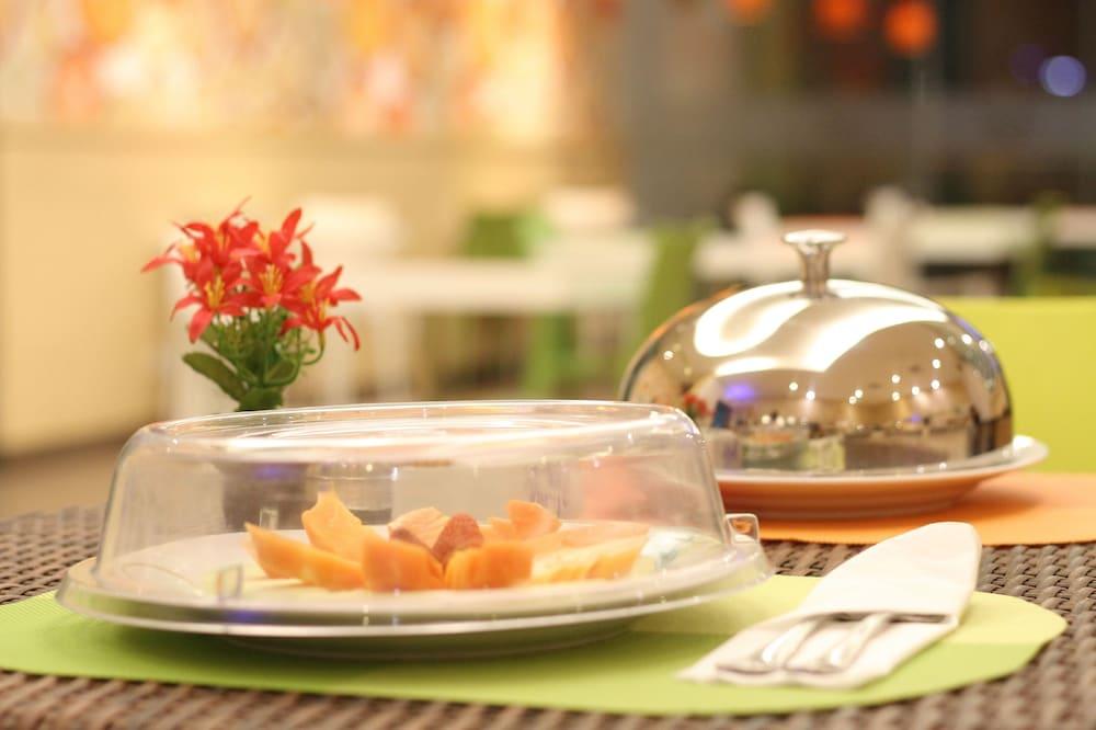 Zest Jemursari By Swiss-Belhotel International Surabaya Exteriör bild