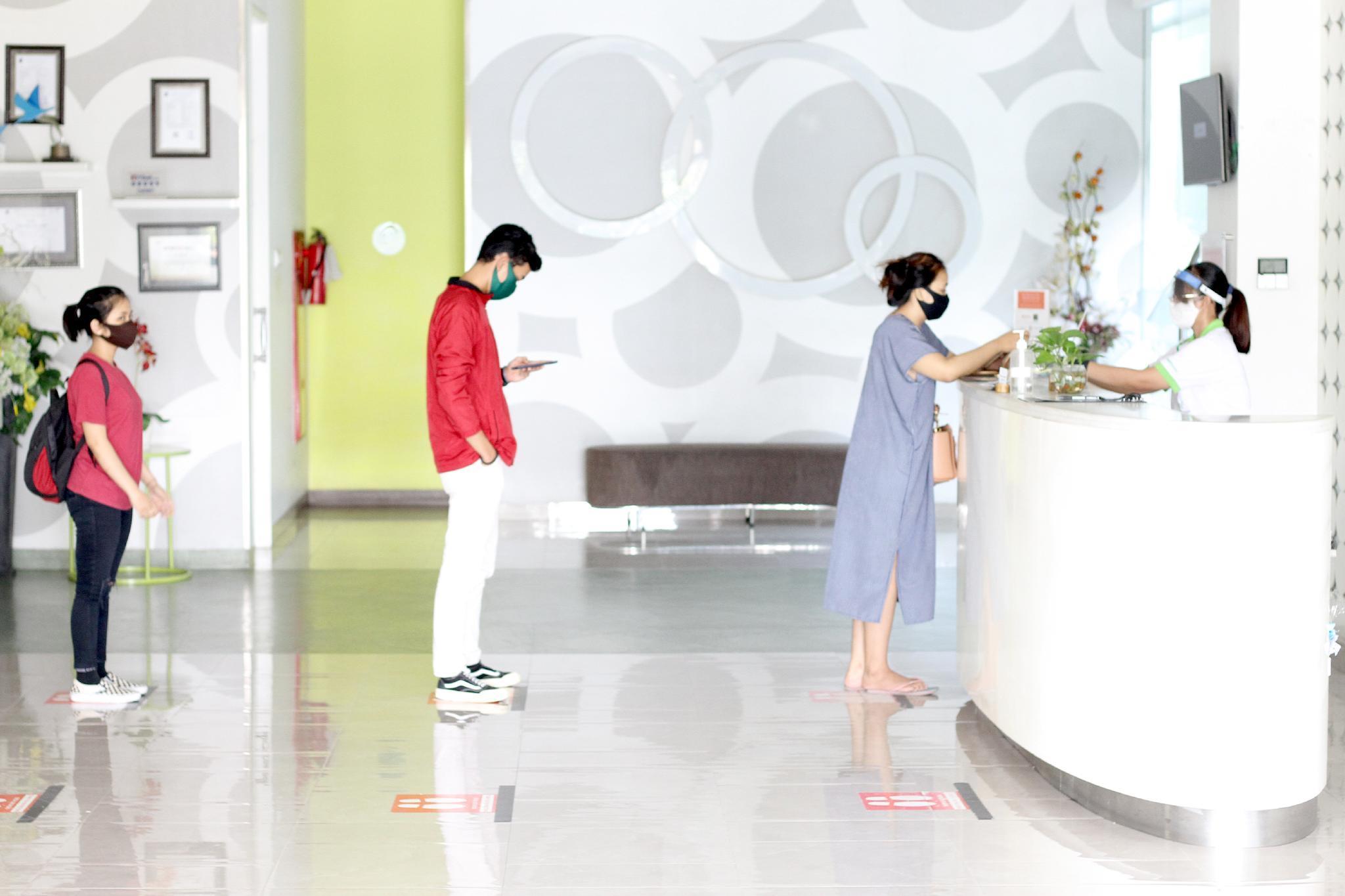 Zest Jemursari By Swiss-Belhotel International Surabaya Exteriör bild