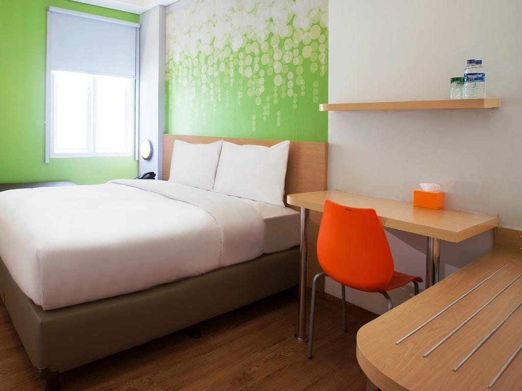 Zest Jemursari By Swiss-Belhotel International Surabaya Exteriör bild